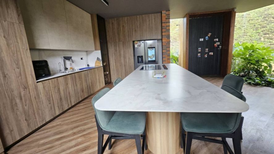 Casa de 6 alcobas en venta en Vía Las Palmas, Envigado, 1113 m² · foto 15 de 24