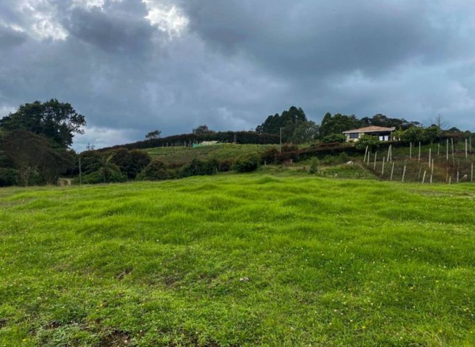 Lote en venta en Yarumal, Envigado, 19743 m² · foto 8 de 10