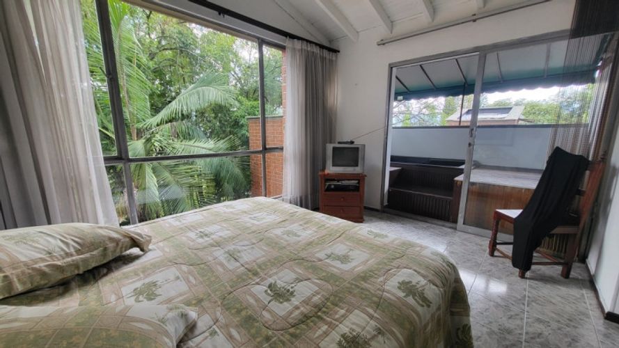 Apartamento de 3 alcobas en venta en El Tesoro, Medellín, 196 m² · foto 6 de 16