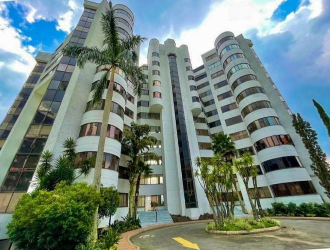 Apartamento en arriendo en El Poblado, Medellín · foto 2 de 22