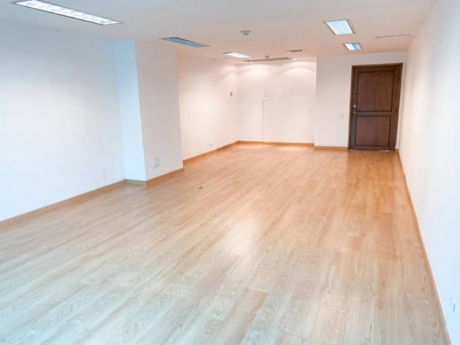Oficina en arriendo en El Poblado, Medellín, 53 m² · foto 6 de 11