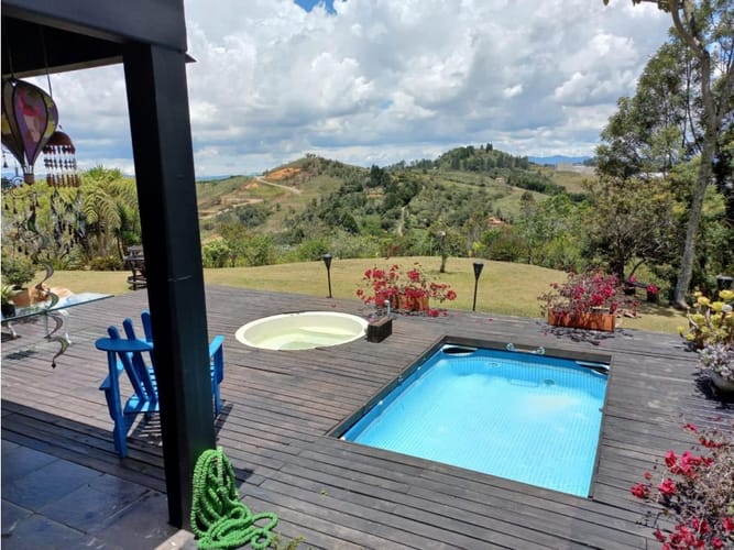 Casa de 3 alcobas en venta en Guarne, 285 m² · foto 13 de 24
