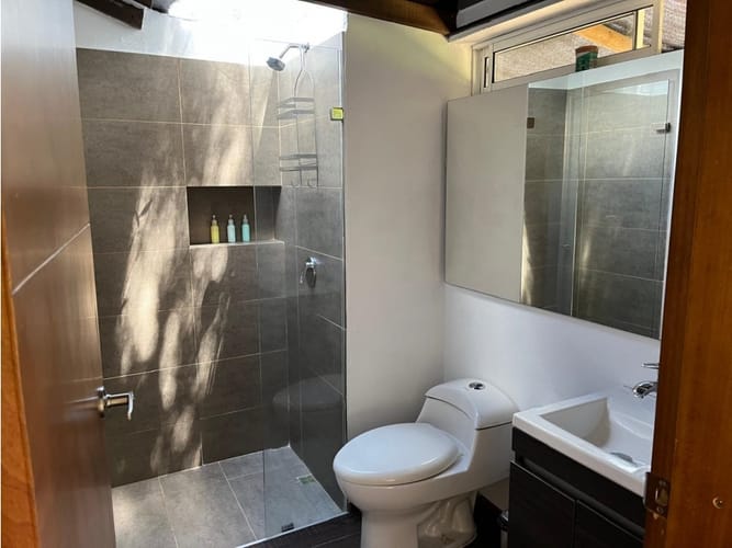 Casa de 3 alcobas en venta en Guarne, 285 m² · foto 16 de 24