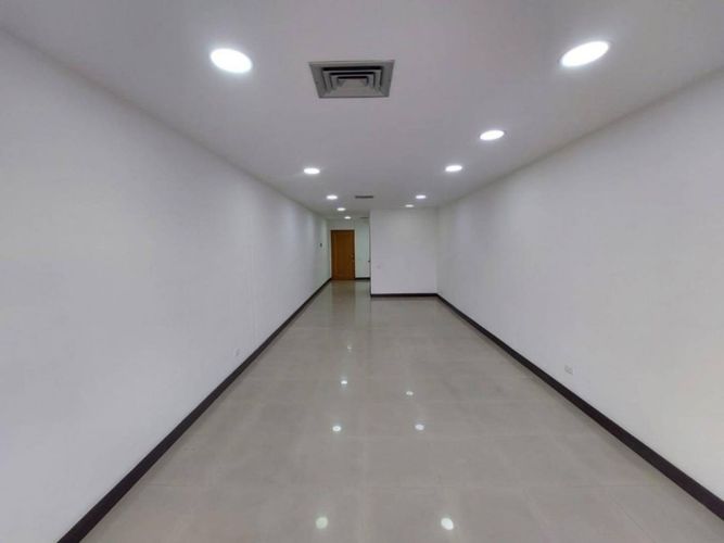 Oficina en arriendo en Castropol, Medellín, 48 m² · foto 2 de 3
