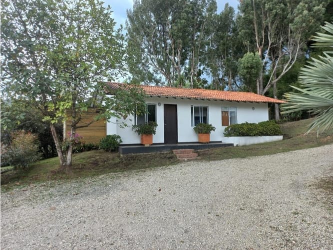 Casa de 3 alcobas en venta en Guarne, 285 m² · foto 19 de 24