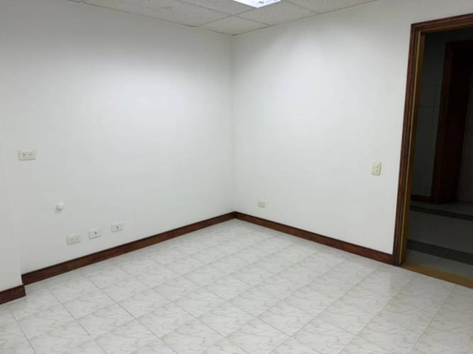 Oficina en arriendo en Castropol, Medellín, 48 m² · foto 6 de 9