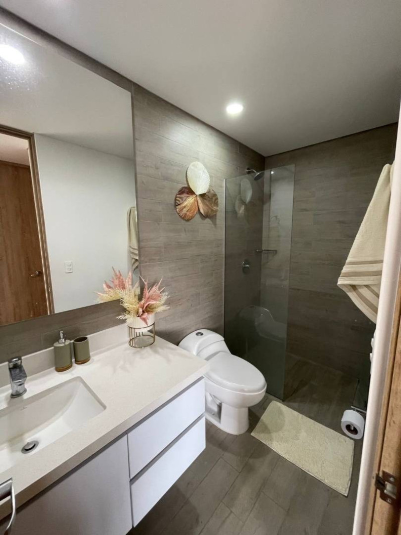 Apartamento en arriendo en El Poblado, Medellín · foto 10 de 24