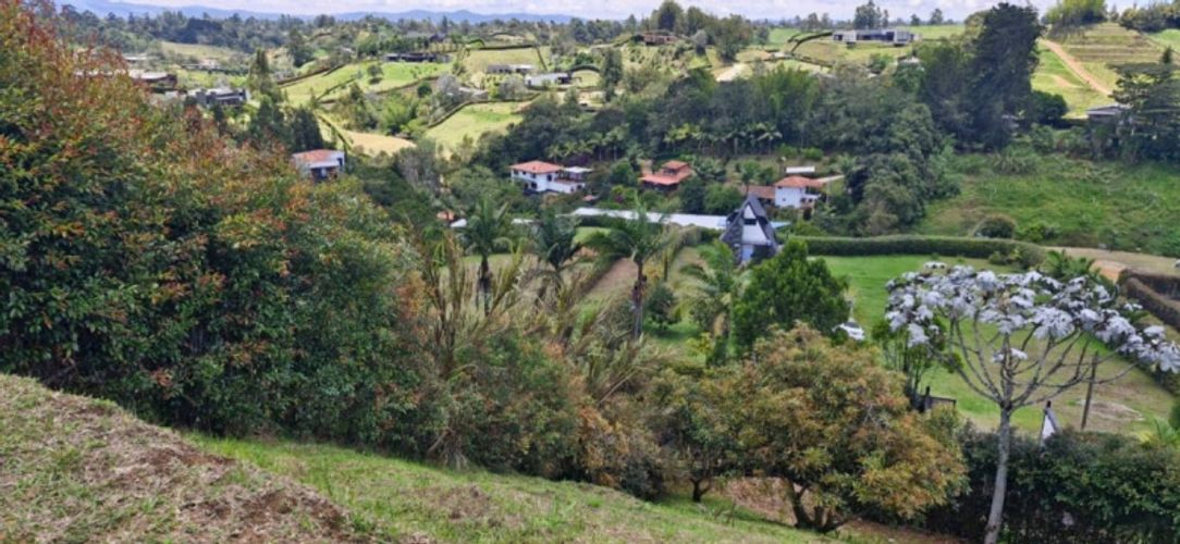 Lote en venta en Quirama, El Carmen de Viboral, 2527 m² · foto 6 de 7