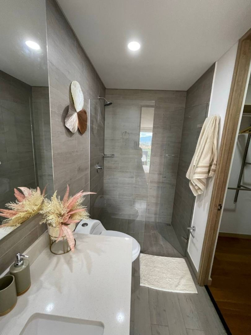 Apartamento en arriendo en El Poblado, Medellín · foto 19 de 24