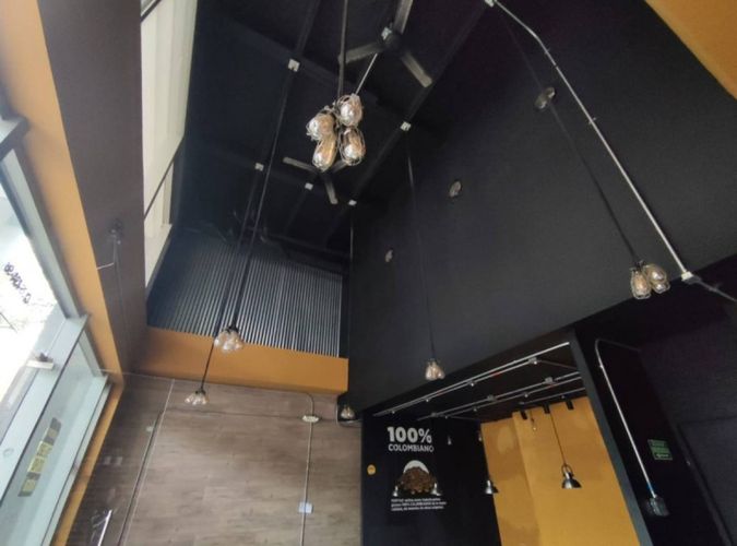 Local en arriendo en Castropol, Medellín, 89 m² · foto 2 de 8