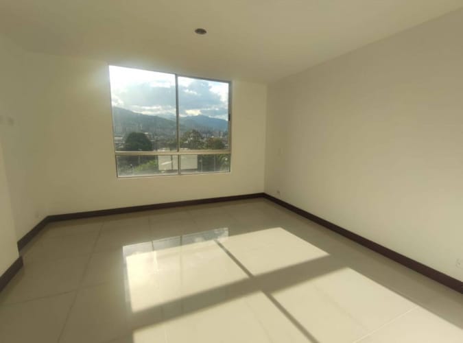 Apartamento de 3 alcobas en arriendo en Colombia, Medellín, 113 m² · foto 4 de 9