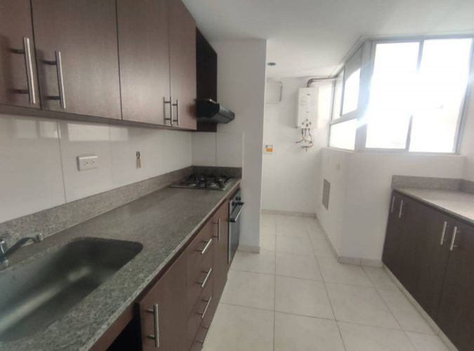 Apartamento de 3 alcobas en arriendo en Colombia, Medellín, 113 m² · foto 5 de 9