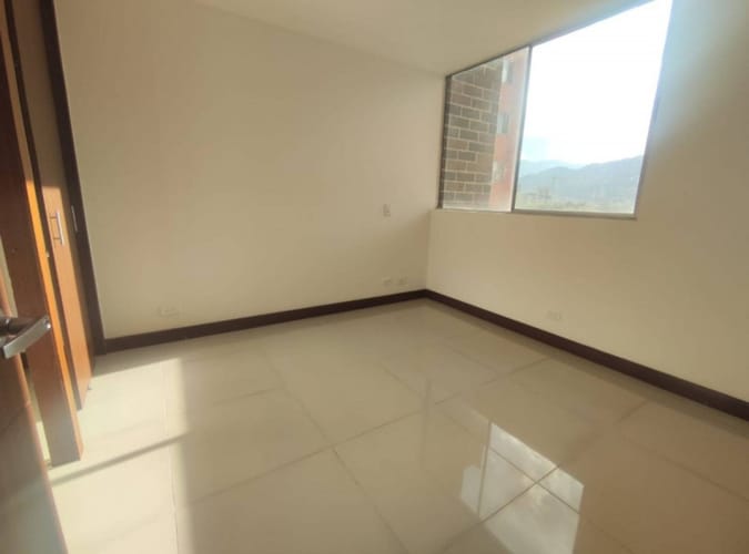 Apartamento de 3 alcobas en arriendo en Colombia, Medellín, 113 m² · foto 7 de 9