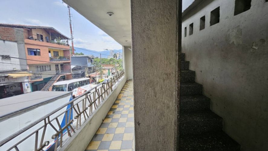 Apartamento en venta en Bombona No.1, Medellín · foto 5 de 8