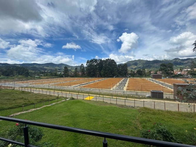 Lote en venta en El Tambo, La Ceja, 104 m² · foto 2 de 8