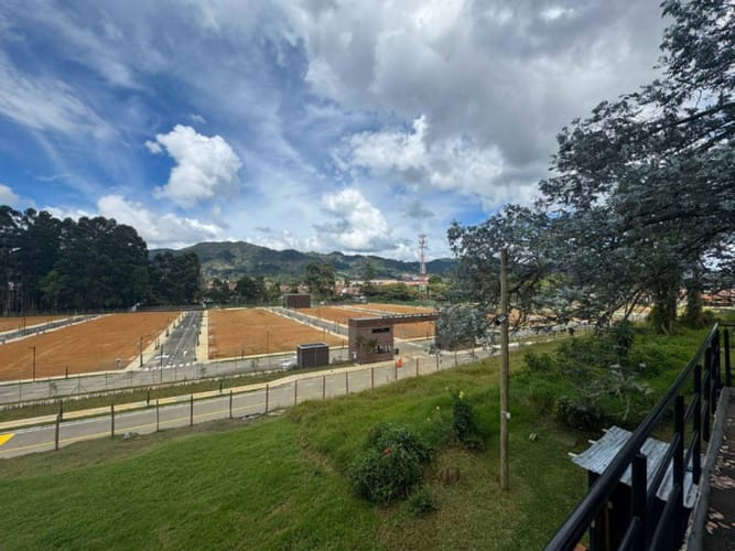 Lote en venta en El Tambo, La Ceja, 104 m² · foto 3 de 8