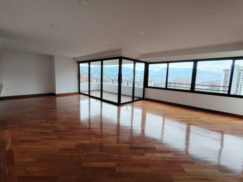 Apartamento en arriendo en El Poblado, Medellín · foto 2 de 15