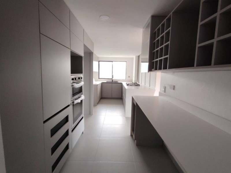 Apartamento en arriendo en El Poblado, Medellín · foto 4 de 15