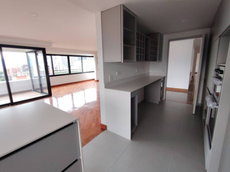 Apartamento en arriendo en El Poblado, Medellín · foto 6 de 15