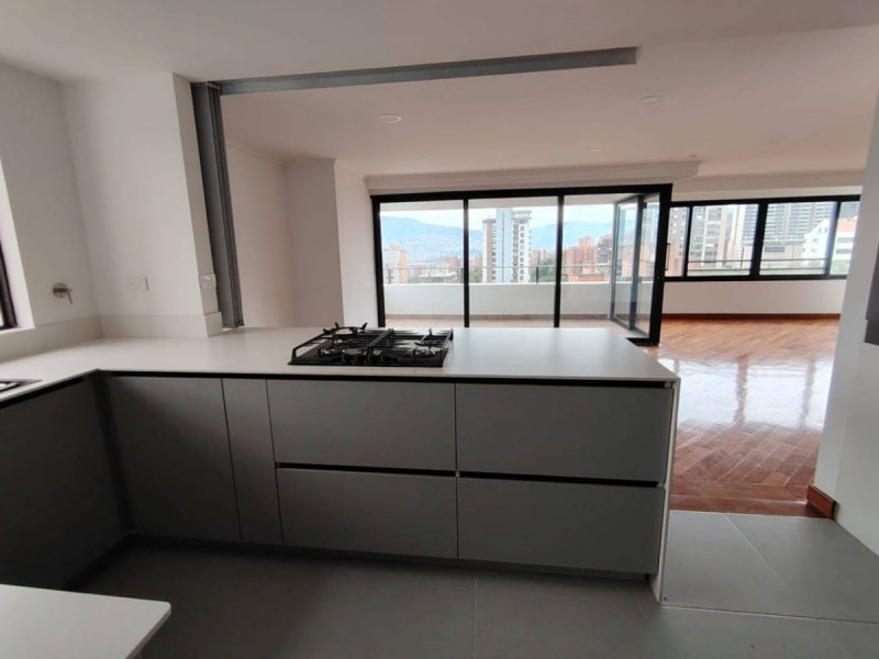 Apartamento en arriendo en El Poblado, Medellín · foto 8 de 15