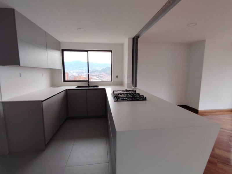 Apartamento en arriendo en El Poblado, Medellín · foto 10 de 15