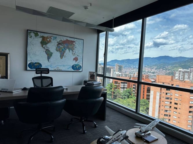 Oficina en venta en Castropol, Medellín, 365 m² · foto 7 de 12