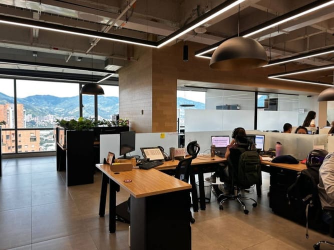 Oficina en venta en Castropol, Medellín, 365 m² · foto 10 de 12