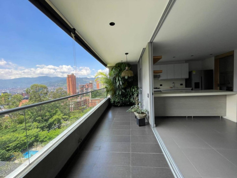 Apartamento en arriendo en Las Lomas No.1, Medellín · foto 2 de 11