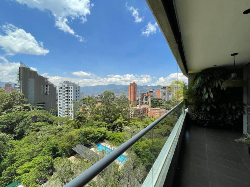 Apartamento en arriendo en Las Lomas No.1, Medellín · foto 3 de 11