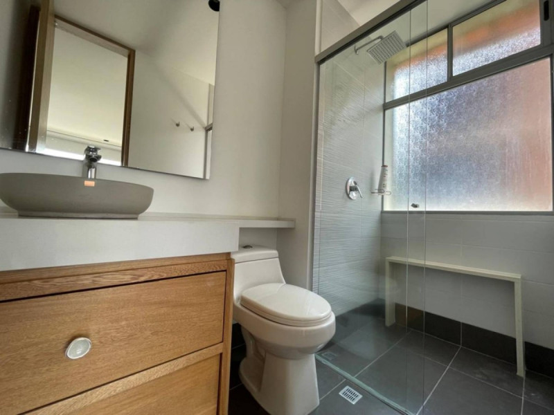 Apartamento en arriendo en Las Lomas No.1, Medellín · foto 7 de 11