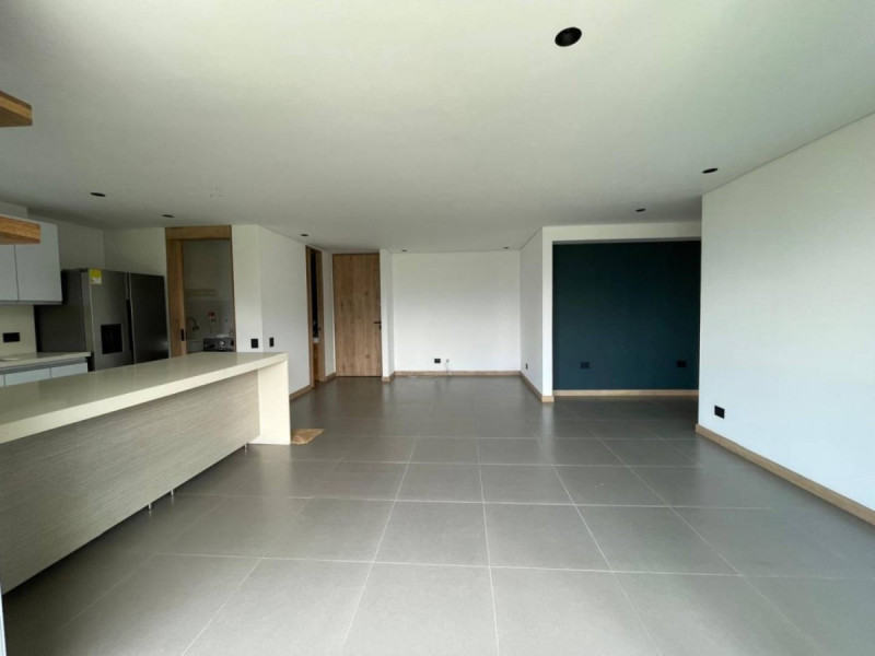 Apartamento en arriendo en Las Lomas No.1, Medellín · foto 8 de 11