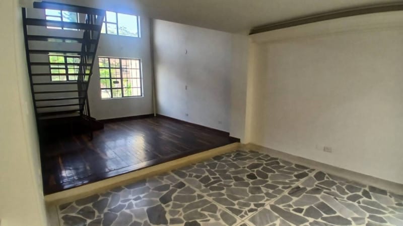 Casa de 6 alcobas en venta en La Castellana, Medellín, 600 m² · foto 2 de 18