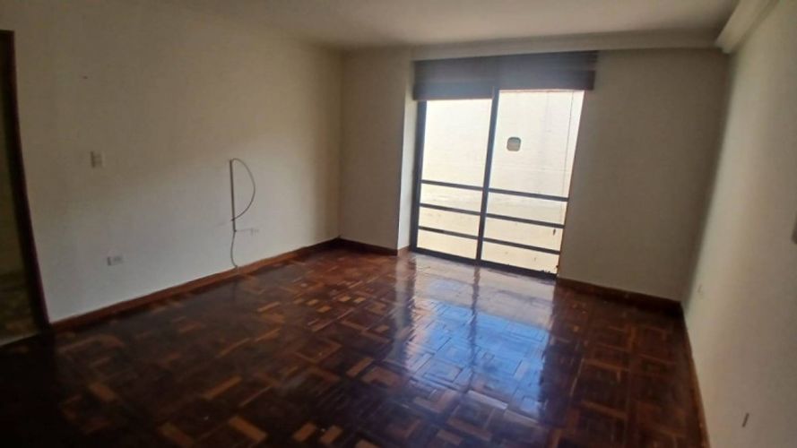 Casa de 6 alcobas en venta en La Castellana, Medellín, 600 m² · foto 5 de 18