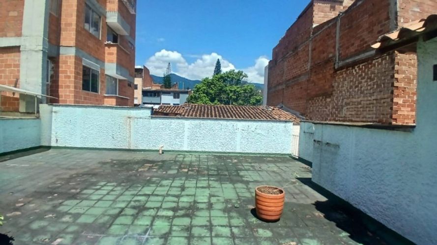 Casa de 6 alcobas en venta en La Castellana, Medellín, 600 m² · foto 7 de 18