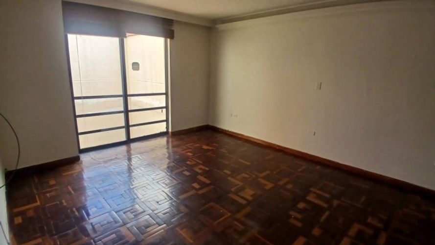 Casa de 6 alcobas en venta en La Castellana, Medellín, 600 m² · foto 9 de 18