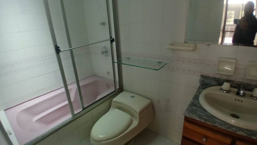 Casa de 6 alcobas en venta en La Castellana, Medellín, 600 m² · foto 13 de 18