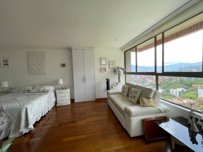 Apartamento en venta en El Poblado, Medellín · foto 3 de 21