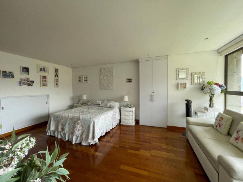 Apartamento en venta en El Poblado, Medellín · foto 4 de 21