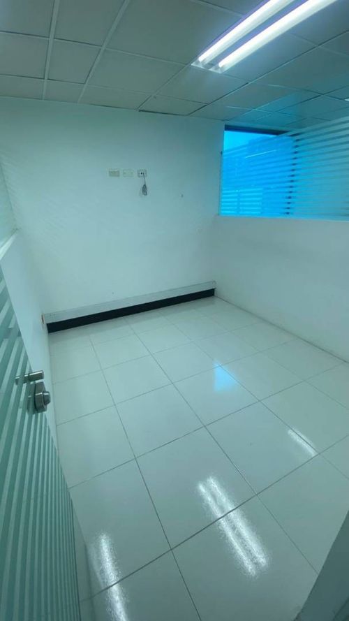 Oficina en arriendo en El Poblado, Medellín, 74 m² · foto 7 de 12