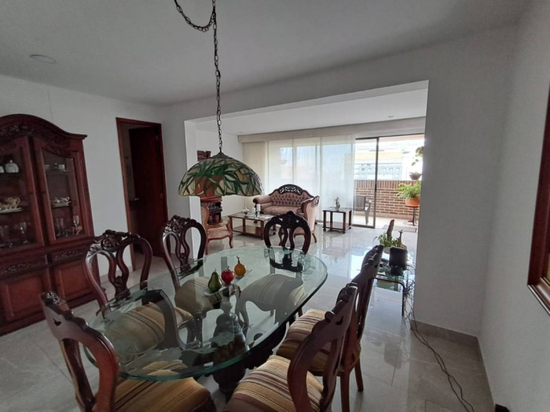 Apartamento en arriendo en El Poblado, Medellín · foto 2 de 24