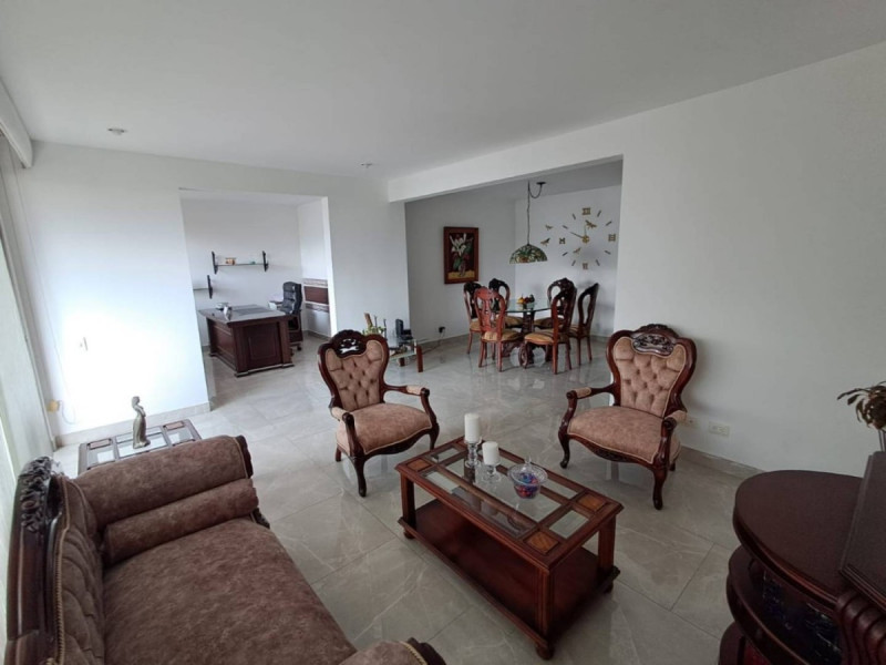 Apartamento en arriendo en El Poblado, Medellín · foto 5 de 24