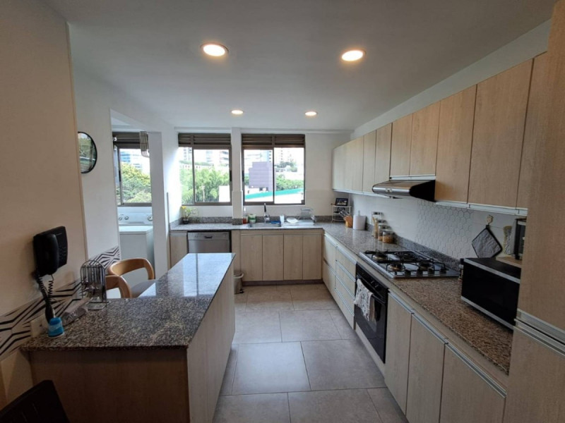 Apartamento en arriendo en El Poblado, Medellín · foto 6 de 24