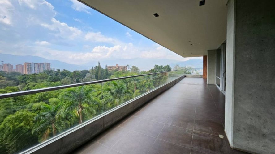 Apartamento de 3 alcobas en venta en San Lucas, Medellín, 270 m² · foto 4 de 18
