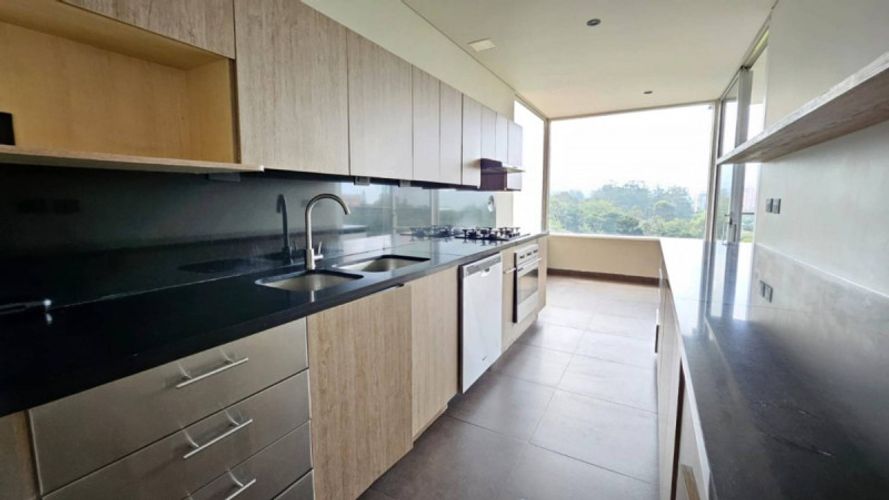 Apartamento de 3 alcobas en venta en San Lucas, Medellín, 270 m² · foto 9 de 18