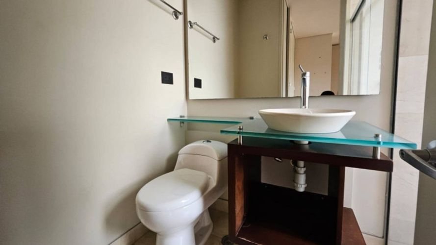 Apartamento de 3 alcobas en venta en San Lucas, Medellín, 270 m² · foto 16 de 18