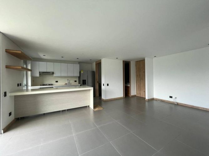 Apartamento en venta en Las Lomas No.1, Medellín · foto 5 de 11