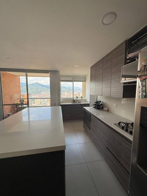 Apartamento de 2 alcobas en venta en Las Lomitas, Sabaneta, 75 m² · foto 2 de 24