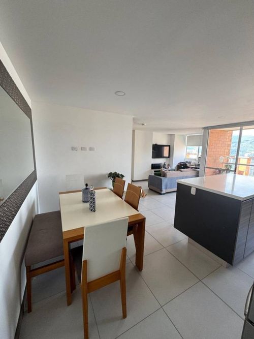 Apartamento de 2 alcobas en venta en Las Lomitas, Sabaneta, 75 m² · foto 4 de 24