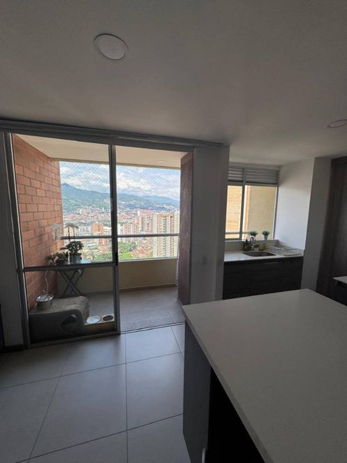 Apartamento de 2 alcobas en venta en Las Lomitas, Sabaneta, 75 m² · foto 8 de 24