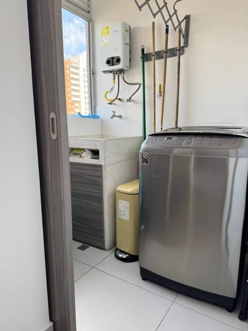 Apartamento de 2 alcobas en venta en Las Lomitas, Sabaneta, 75 m² · foto 9 de 24